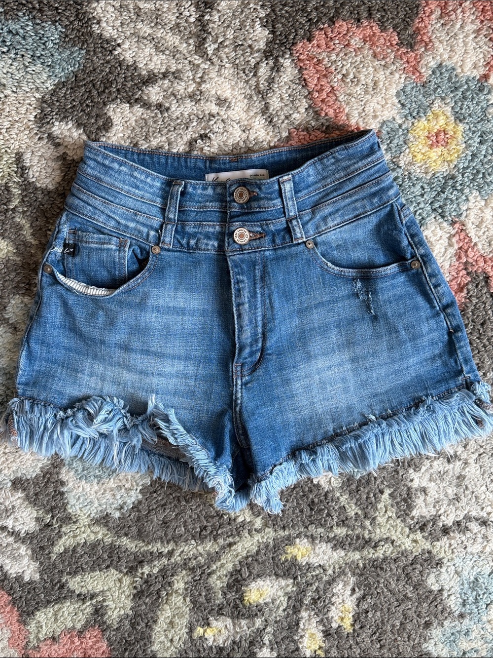 KanCan Medium Blue Double-Button Frayed Hem Denim Shorts NWOT
